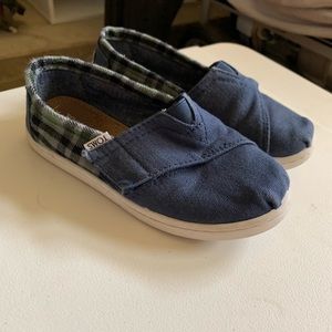 Toms kids size 11T